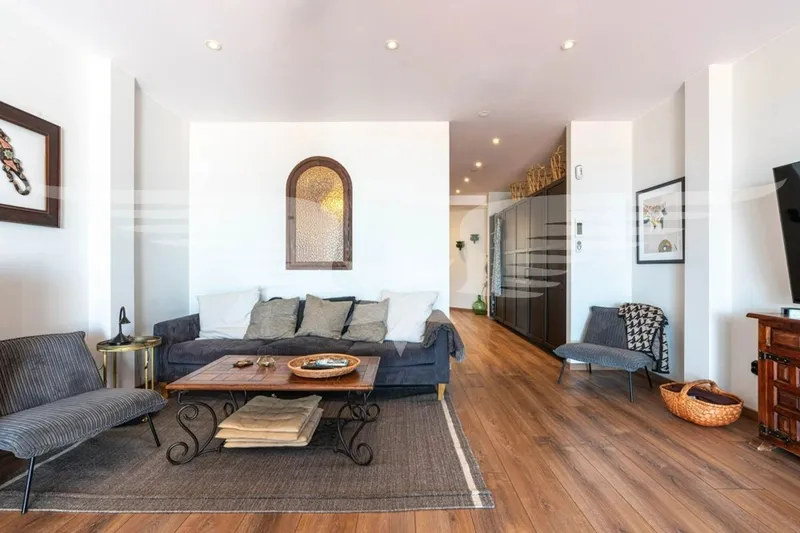 El Terreno I Townhouse with sea and harbor views — photo 2