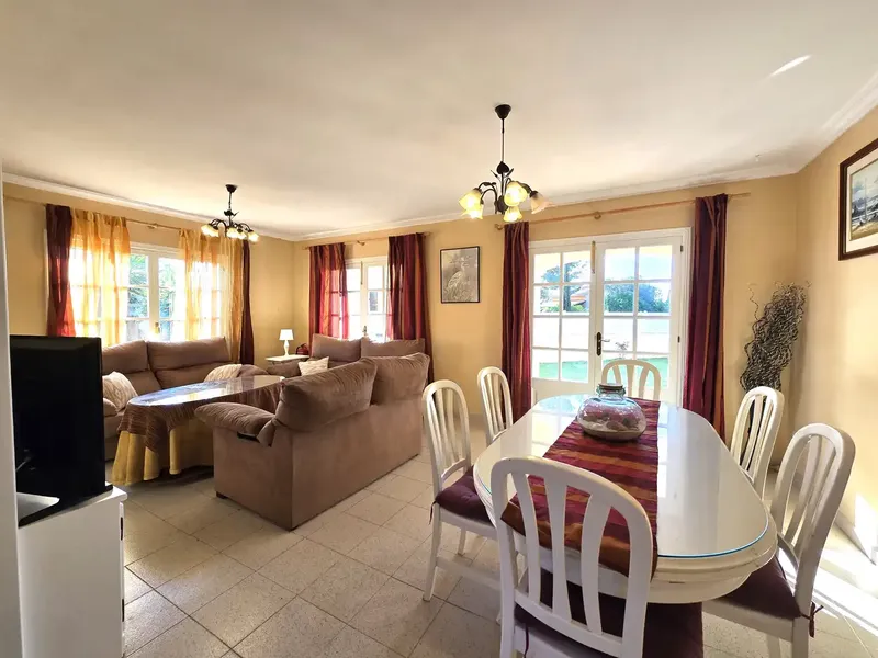 Villa in Sa Coma - with holiday rental license, pool and privileged location — photo 5
