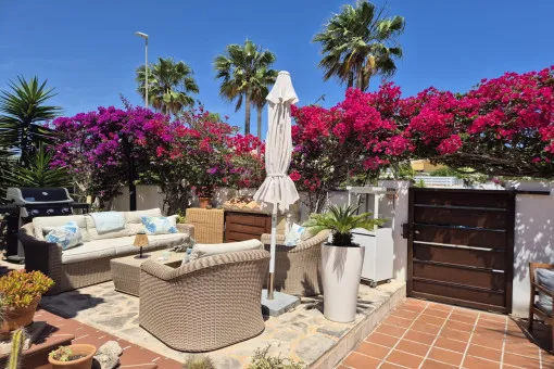 Cala Murada, Charming Semi-Detached Corner House with Guest Apartment and Mediterranean Garden — photo 2