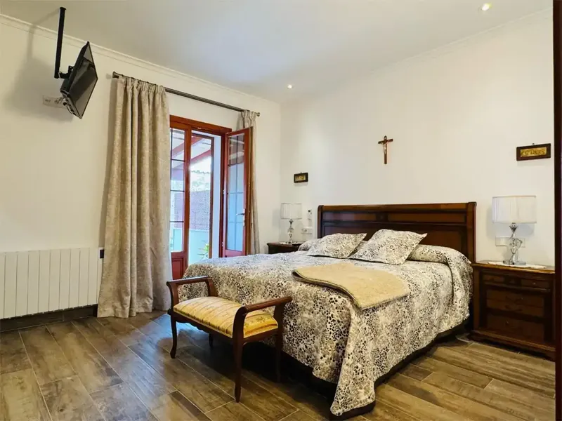 ¡Exclusiva casa de pueblo totalmente reformada en el corazón de Llucmajor! 🌿✨ — photo 9