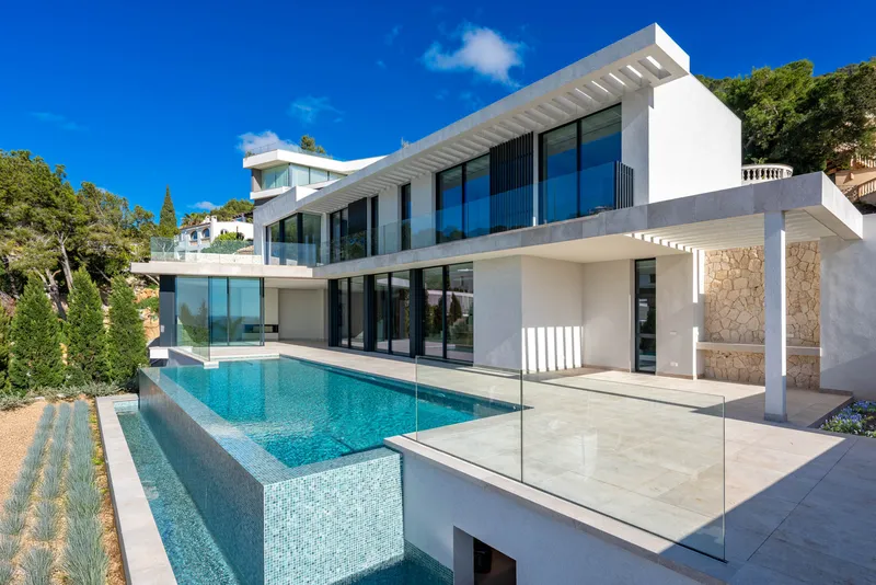 Luxurious new-build villa with pool — photo 1