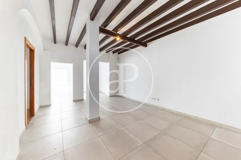 Ground floor apartment for sale with private courtyard in Camp d'en Serralta — photo 5