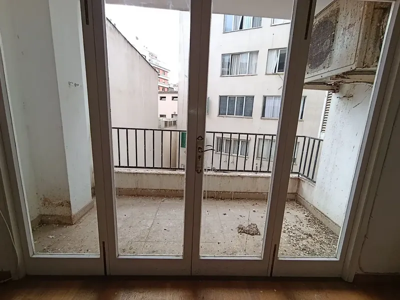 Piso con una situación inmejorable, a sólo 50 metros del Mercado del Olivar. Si te gusta vivir en el mismo centro de Palma, esta es una gran — photo 3