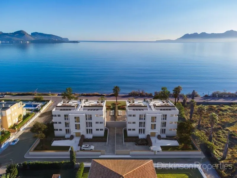 Seaside living: exclusive ground-floor home with private pool and garden in Puerto Pollensa — photo 8