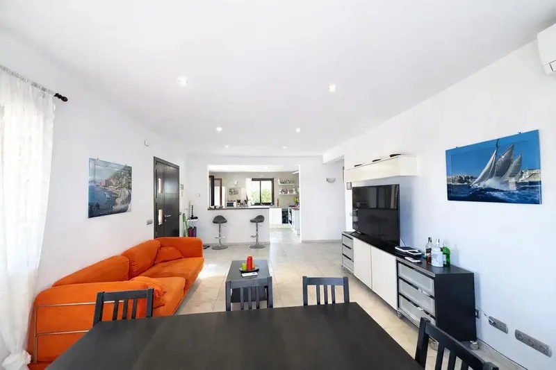 11-month rental, not less — photo 6