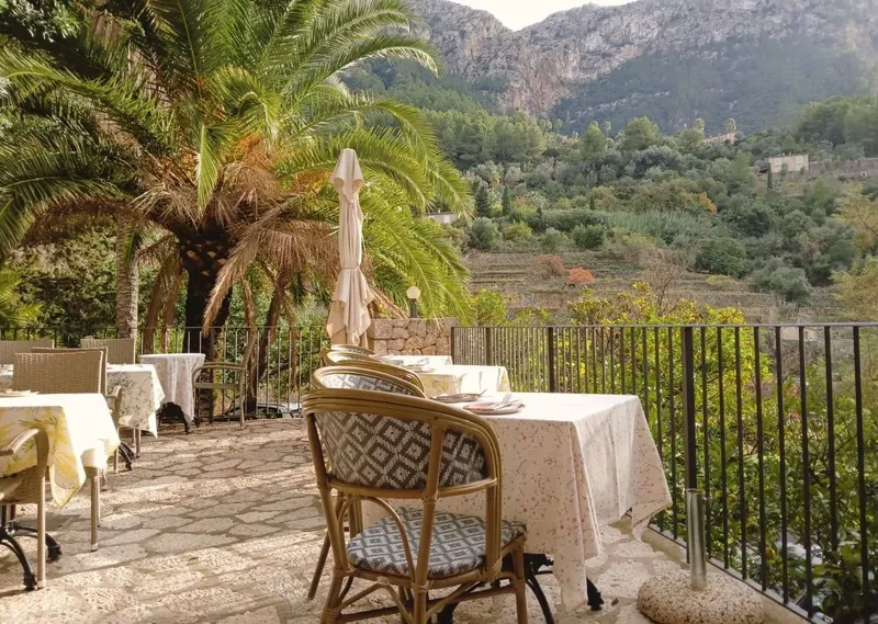 Bar transfer in Deià — photo 3