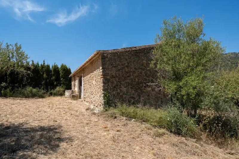 Discover this authentic stone cottage in Alaró, in a privileged enclave where tranquility, nature and the impressive — photo 5