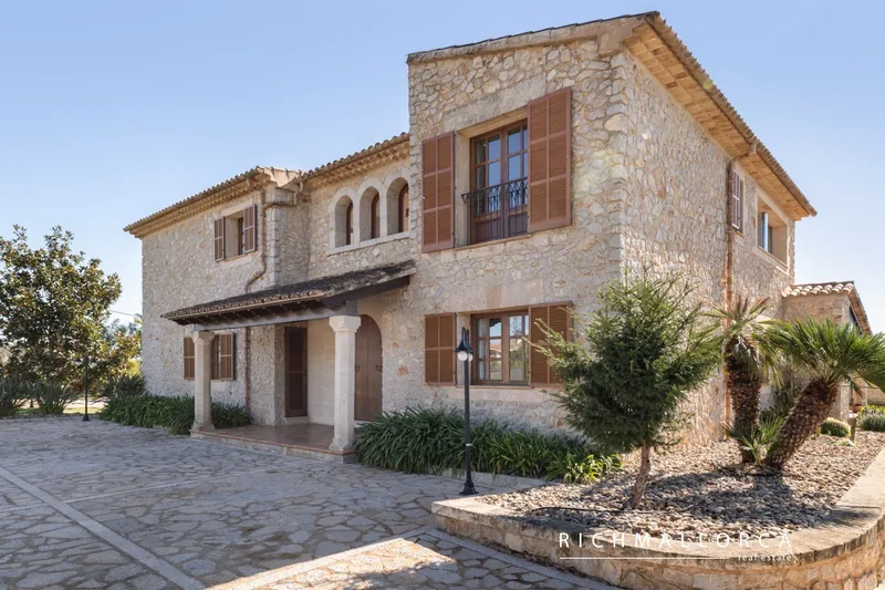 Elegant Mallorcan Home with Patio, Views and Pool — photo 2