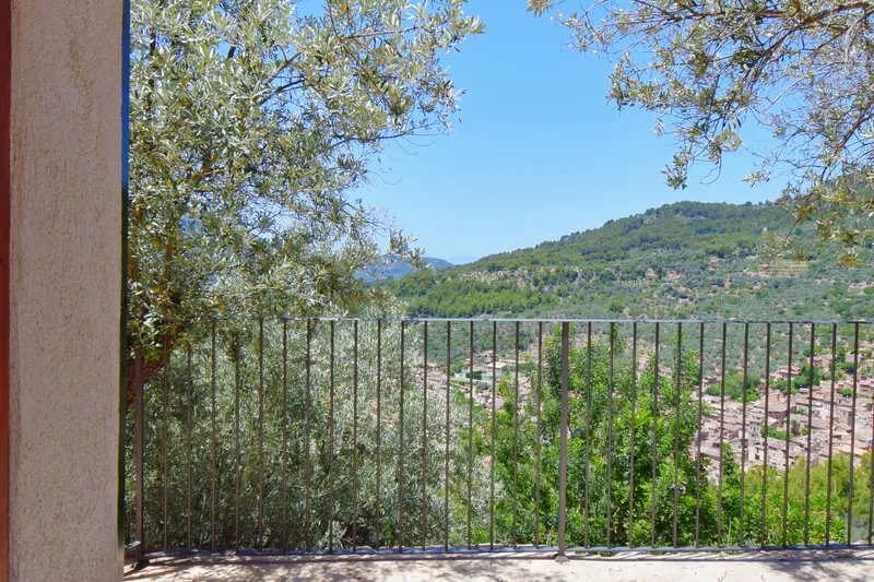 House in the mountains of Fornalutx with stunning mountain views — photo 5