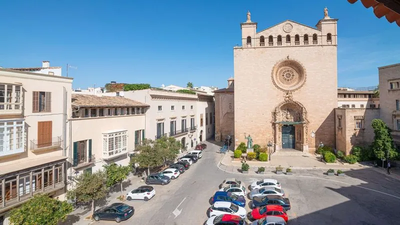 Flat / apartment for sale in Monti-Sión — photo 1