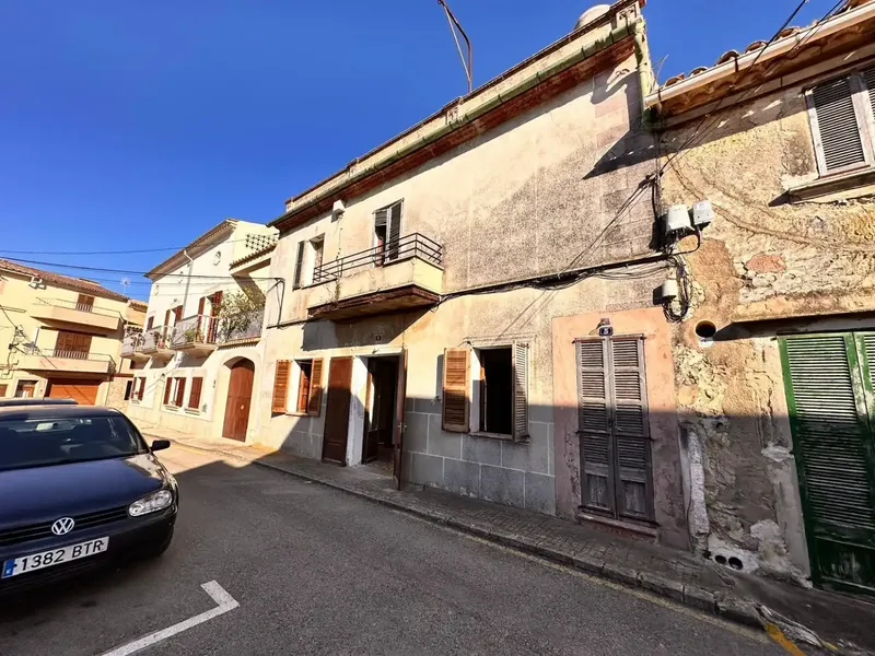 Charming Mallorcan village house with over 250 m² of built area and large garden in the center of Búger. — photo 2