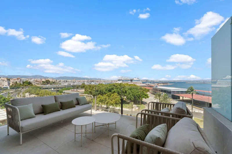 Spectacular Duplex Penthouse with Panoramic Views of Palma's Harbor, Cathedral, Sea and Mountains - Living Area (15475) — photo 3
