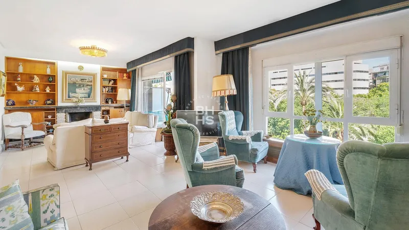 Apartment for sale in Paseo Mallorca — photo 2