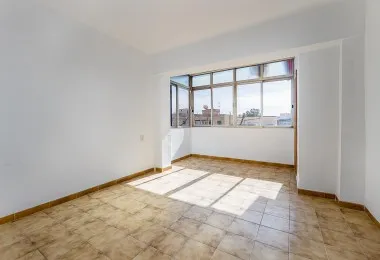 Apartment with elevator in Camp Redó area — photo 2