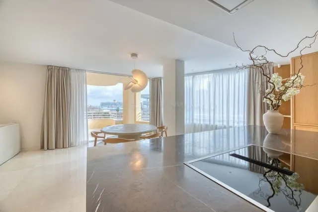 Flat for sale in Cort, Palma de Mallorca — photo 2