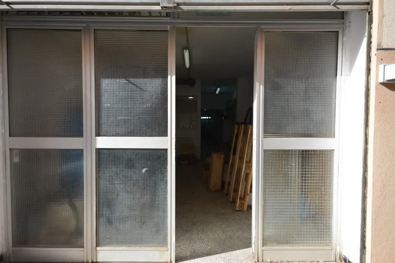 Sale of commercial premises in Son Cotoner, Palma — photo 1