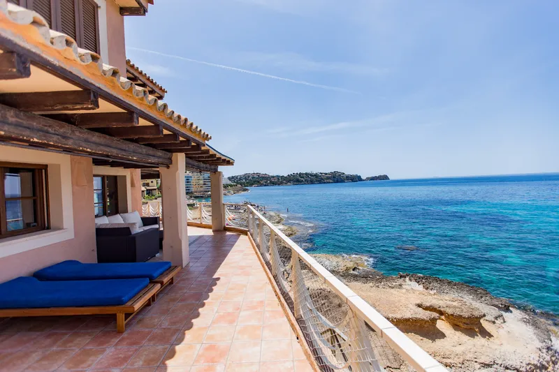 Mediterranean frontline: serenity and endless views — photo 11