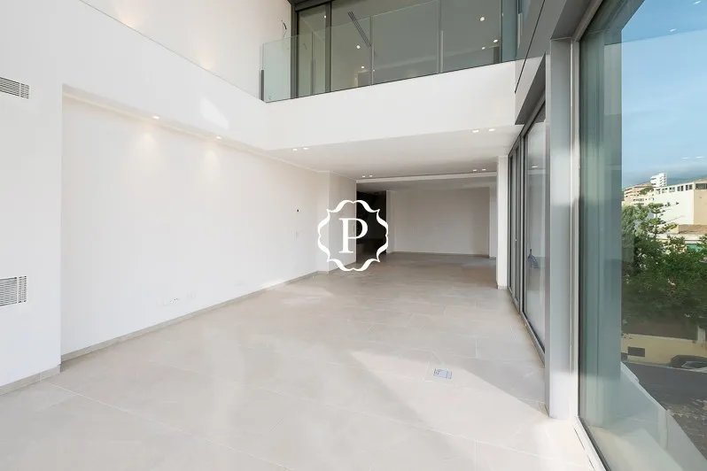 Sea view apartment for sale in Palma in prime location — photo 12