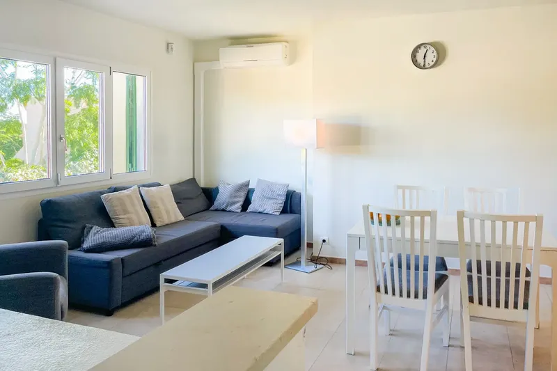 Modern semi-detached house with two bedrooms, garden, large terrace area and distant sea views — photo 5
