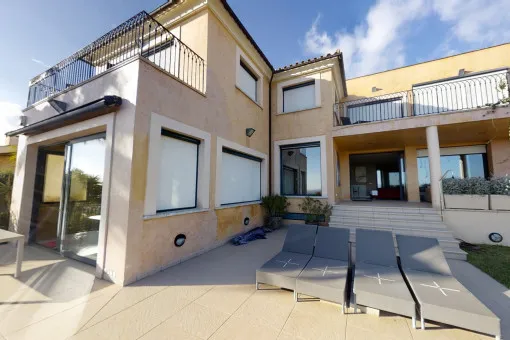 Puerto Alcudia: Chalet with sea views and a modern lifestyle near the Alcanda golf course and the marina — photo 2