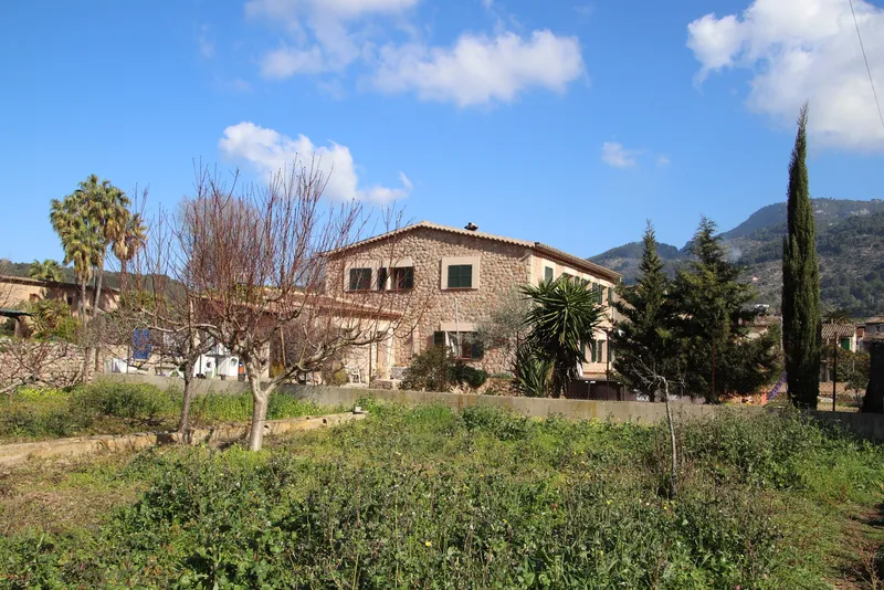 Semi-detached stone house with garden in Sóller — photo 1