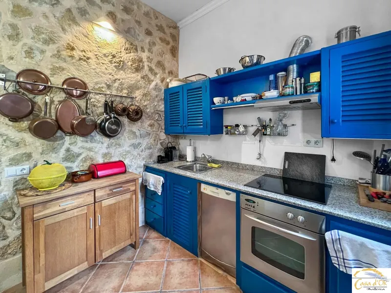 Exclusive Townhouse in the Heart of Felanitx with Two Living Units and Expansive Mediterranean Terraces — photo 12