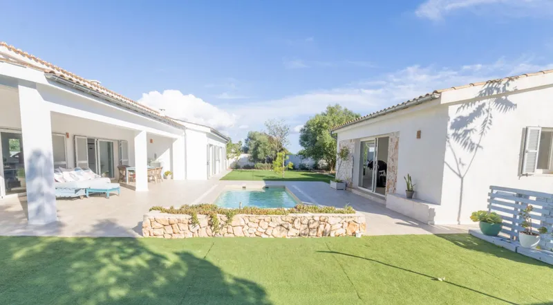Detached Villa in Campos — photo 1