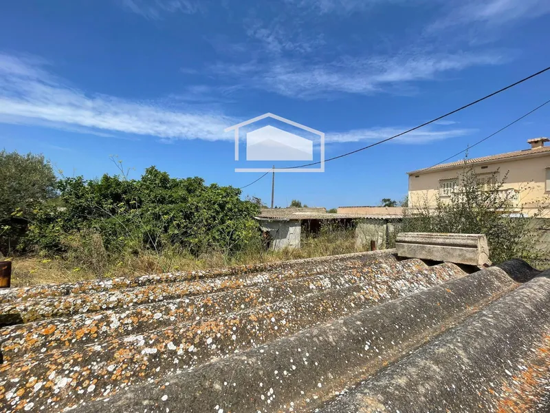 Corner urban plot of 277 m² in Ses Salines with great potential and open views — photo 5