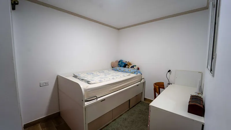 Multi-family house with 3 separate apartments and pool for sale — photo 8