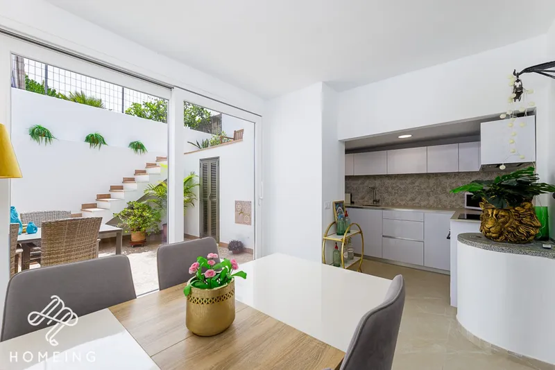 Reformed village house with great style, 2 terraces, 3 bedrooms and attic — photo 1