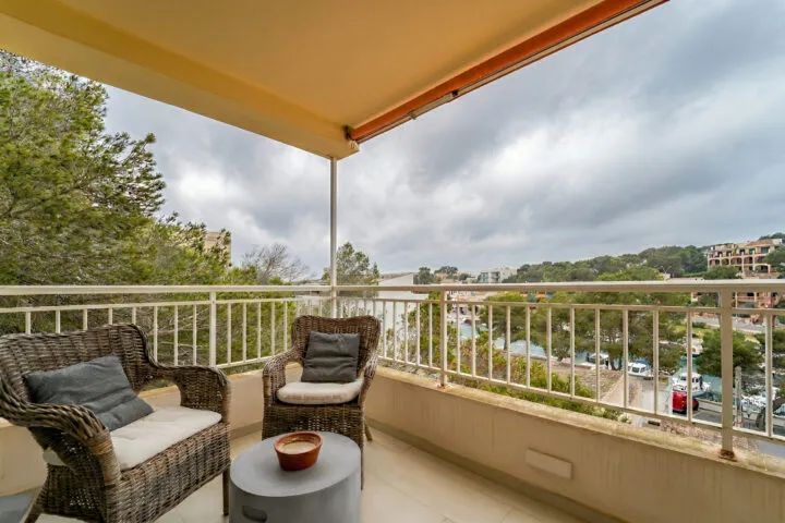 Reformed apartment with terrace and sea views in Portopetro — photo 1