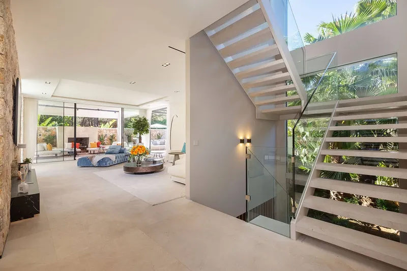 Modern luxury villa in a central location, ready for first occupancy — photo 5