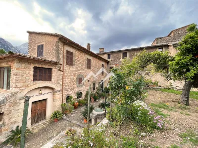 Emblematic Manor House in the center of the beautiful village of Fornalutx — photo 1