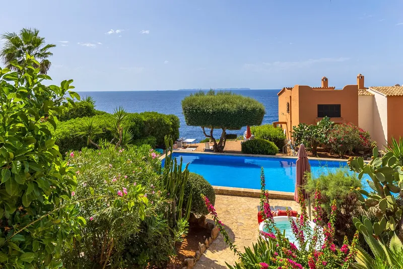 Terraced house in Cala Pi / Vallgornera - sea view and pool view — photo 1
