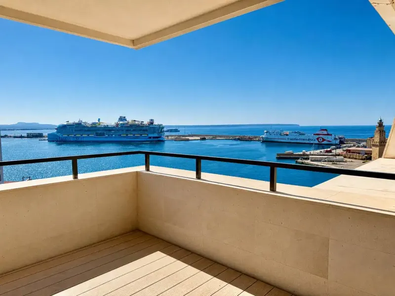 Not every day does a penthouse appear from which the port of Palma becomes the landscape of every sunrise and every sunset. — photo 8