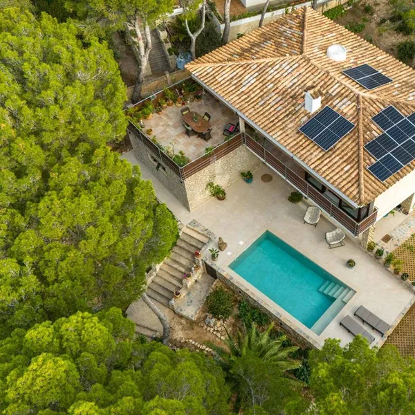Detached house with views and pool — photo 1