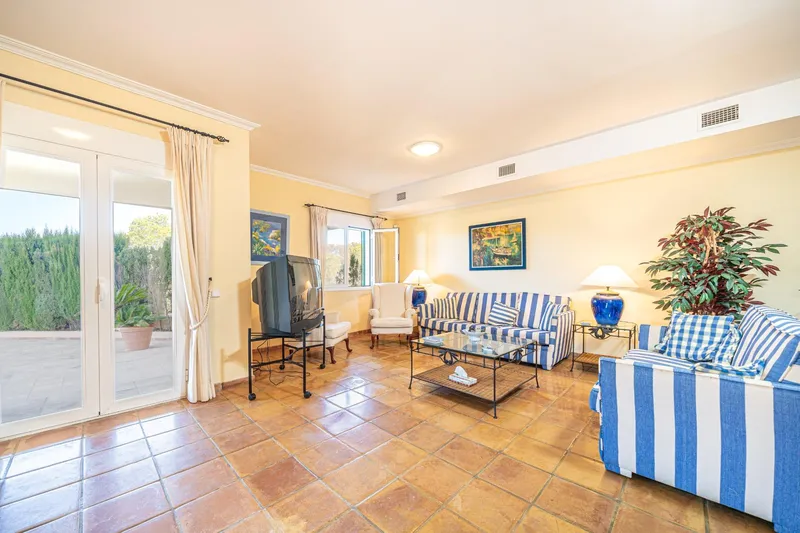Exclusive property with garden and private pool in Son Verí Nou — photo 5