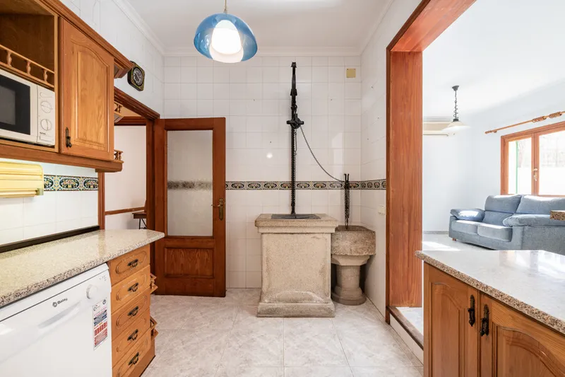 Fantastic Village House with Private Parking and Patio in the Centre of Andratx — photo 9