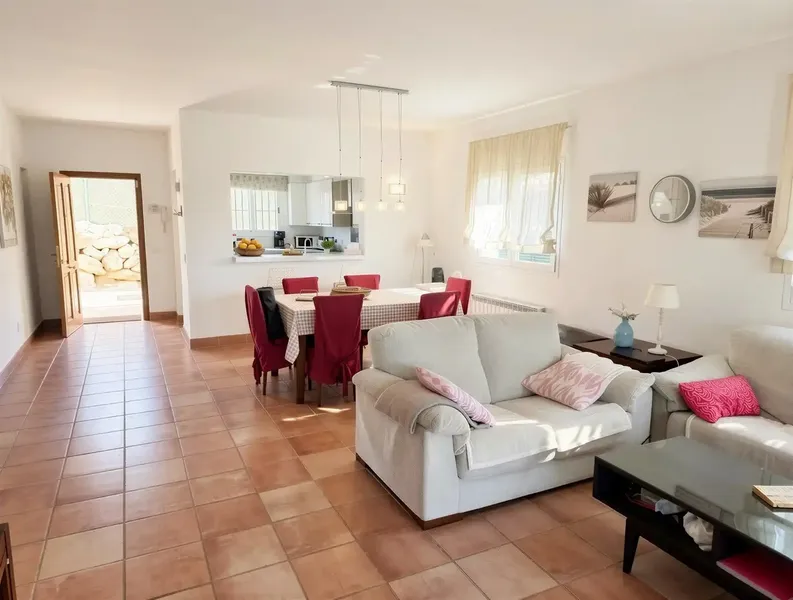 This independent property in the south of Mallorca is no compromise - it is the rare combination of Mediterranean charm, genuine privacy — photo 11