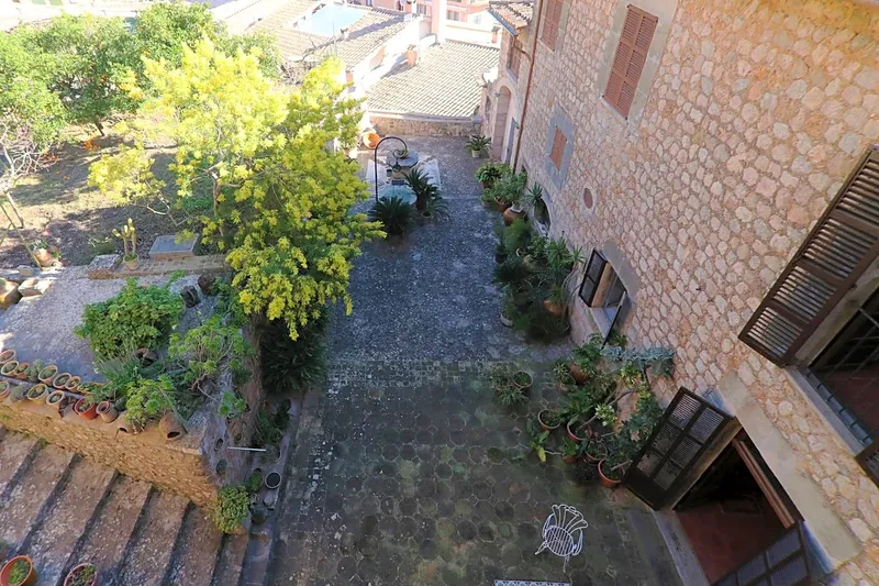 Manor house in Fornalutx — photo 8