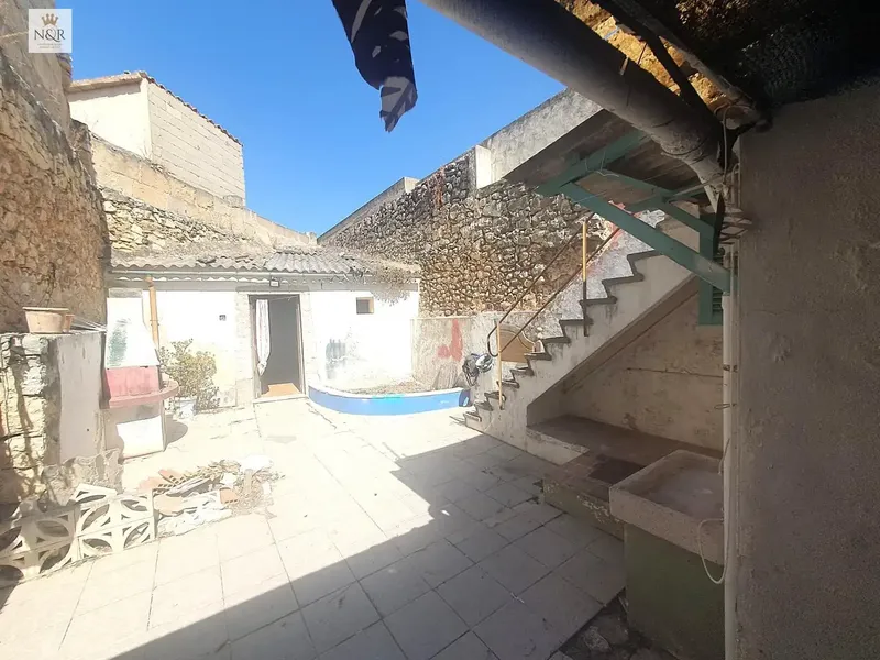 IKV00484-1. Independent house for sale in Binissalem (Mallorca) with great renovation potential. — photo 1