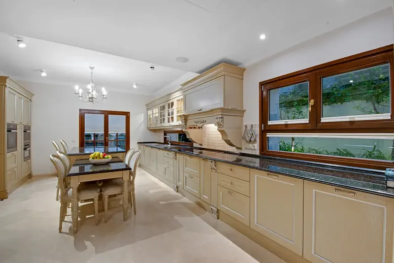 Charming and luxurious villa in Paguera with fantastic sea and mountain views, just steps from a fabulous beach — photo 11