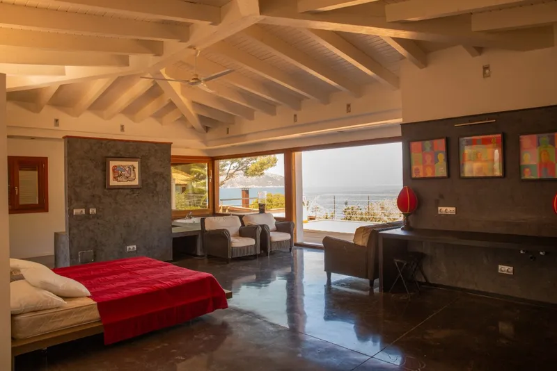Spectacular Villa with Sea Views — photo 10