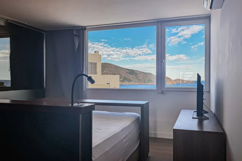 Exclusive townhouse in Es Pelats – terrace, jacuzzi, pool and breathtaking sea views — photo 7
