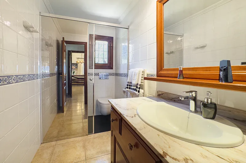 Traditional finca estate with pool, padel court, double carport, 4 garages, summer kitchen & much more — photo 9