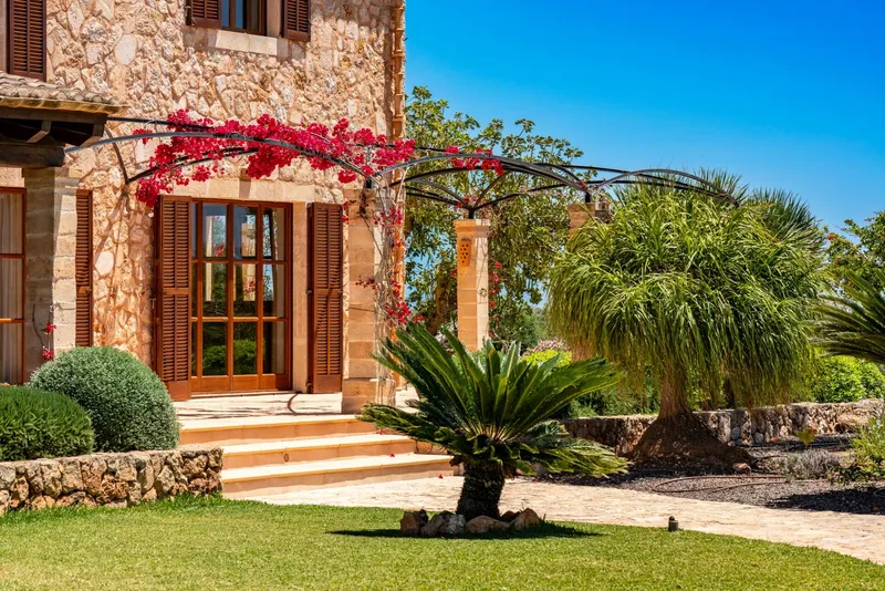 Self-sufficient finca near Santanyí with panoramic views and heated pool — photo 6