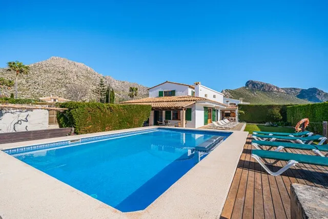 Two fantastic villas with holiday licenses for sale in Puerto Pollensa, North Mallorca — photo 1