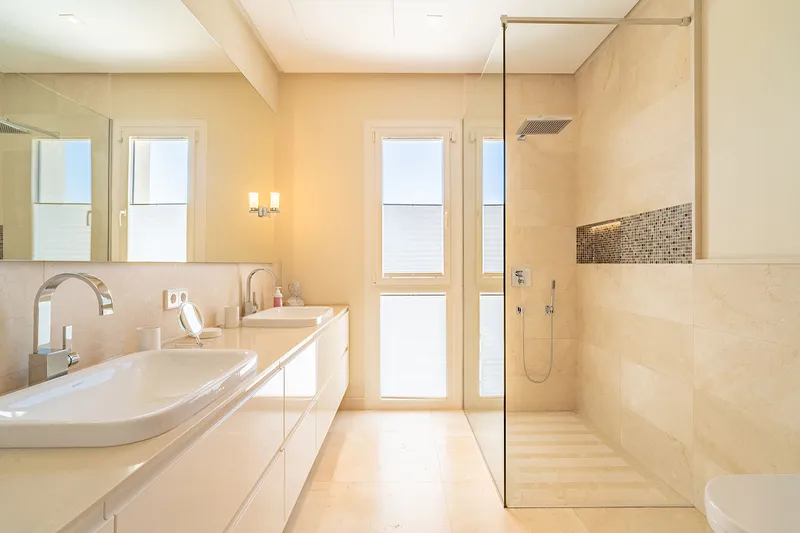 Exquisite 5-bedroom luxury villa for rent — photo 12