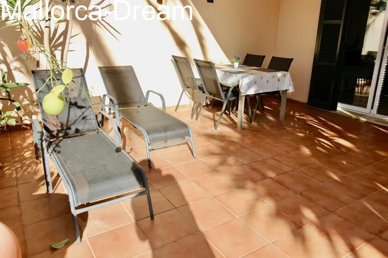 Sa Coma: Modernized ground floor apartment with approx. 60 m² terraces, fantastic pool area, underground parking space & storage room — photo 10