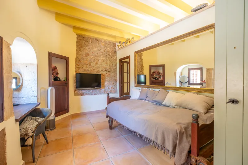 Beautiful finca for sale in Llucmajor with lots of privacy — photo 9